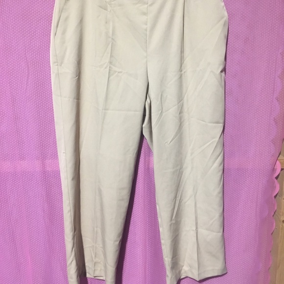 Alfred Dunner Pants - Classic fit proportioned short pants Alfred Dunner Pants - Classic fit proportioned short pants